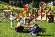 03kinderspielplatz.jpg.173808.jpg